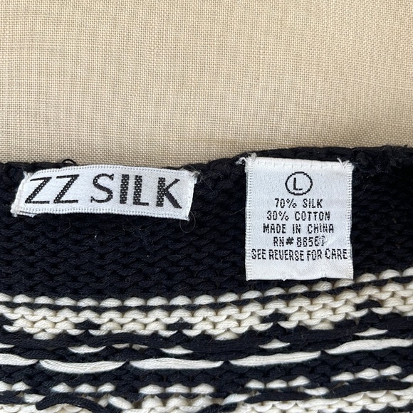 ZZ Silk Brand 70%Silk , 30%Cotton Black & Ivory Knit zip Cardigan size L - Picture 3 of 7